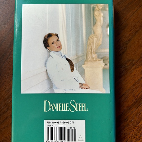 Danielle Steel Books. set of 2 Vintage - Picture 5 of 14